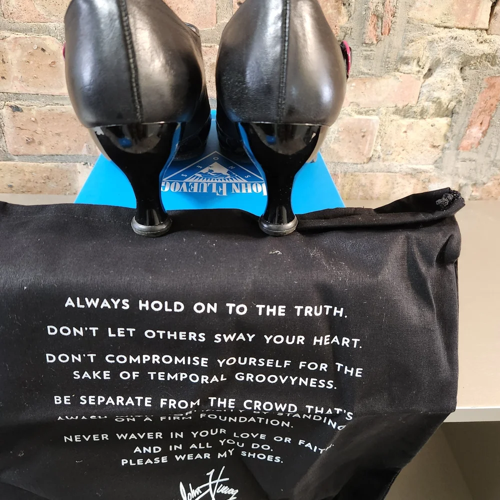 John Fluevog Black Heels with Ergonomic Design - Picture 7 of 8
